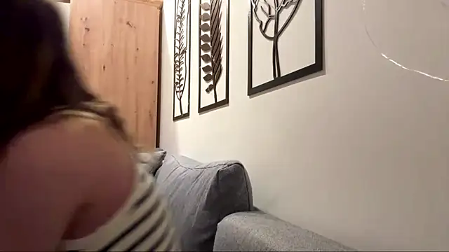 Snapshot of BunnyEskaf chatting on 04/12/26, 06:57 BunnyEskaf online show from 04/12/26, 06:57