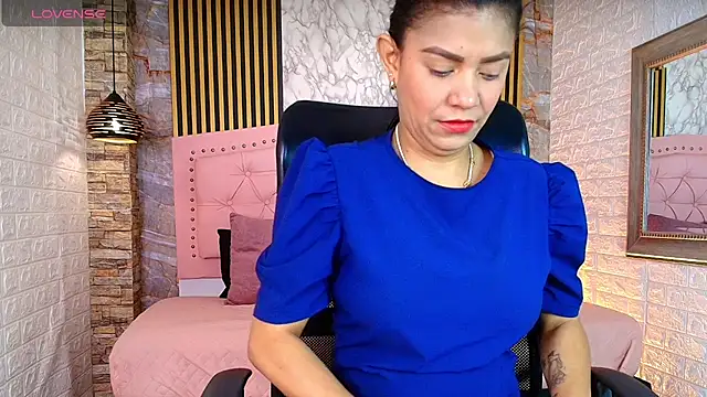 Snapshot of AishaCambell_ chatting on 05/15/26, 11:06 AishaCambell online show from 05/15/26, 11:06