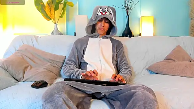 Cheys Mast online show from 04/14/26, 07:31