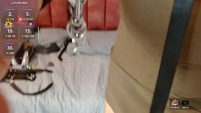 Snapshot of hilaryythompson chatting on 05/13/26, 08:27 hilaryythompson online show from 05/13/26, 08:27