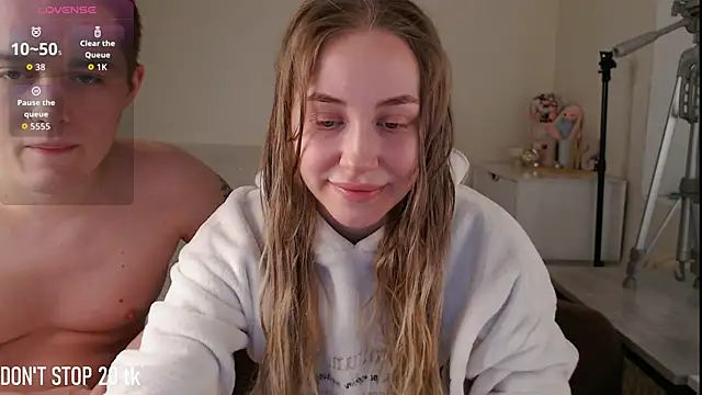 MikeXEmilia online show from 05/11/26, 05:24