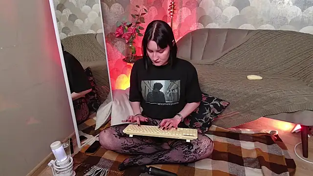 Velvet Lily online show from 05/01/26, 08:57