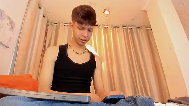 Snapshot of Ethan_qop chatting on 05/29/26, 11:19 Ethan qop online show from 05/29/26, 11:19