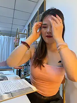 Xiaoxiao-y online show from 04/25/26, 01:41