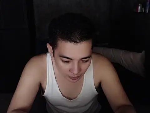 Snapshot of Treat2Heaven chatting on 04/10/26, 04:12 Treat2Heaven online show from 04/10/26, 04:12