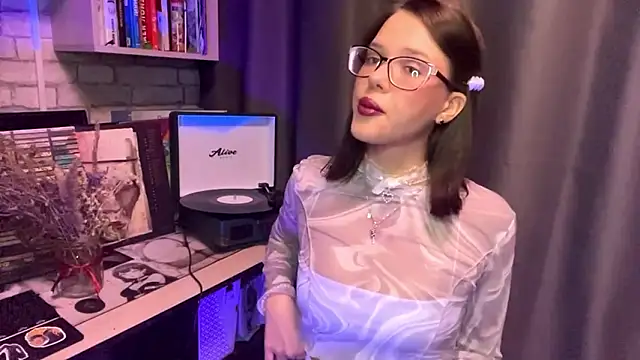 SarahHunnye online show from 03/17/26, 10:18