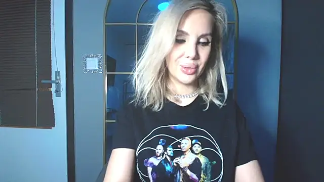 SexyQueenNina online show from 03/03/26, 06:47