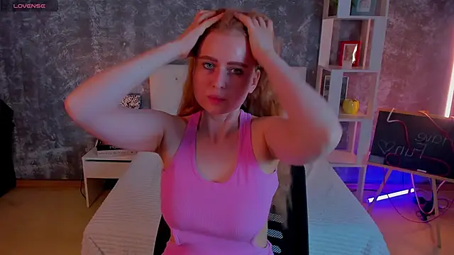 Snapshot of Shiny_Liss chatting on 06/05/26, 01:45 Shiny Liss online show from 06/05/26, 01:45