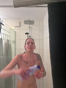 Snapshot of SweetChaosX chatting on 03/14/26, 01:05 SweetChaosX online show from 03/14/26, 01:05