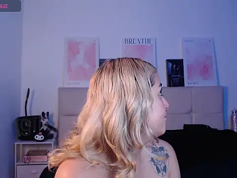 Snapshot of trinitych_ chatting on 03/15/26, 08:20 trinitych online show from 03/15/26, 08:20