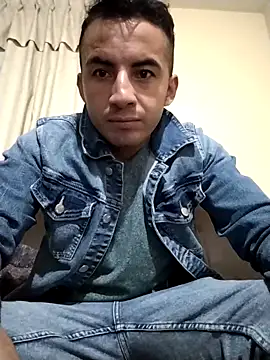 Snapshot of gabosexi007 chatting on 03/17/26, 04:50 gabosexi007 online show from 03/17/26, 04:50