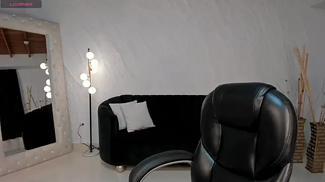Snapshot of AntonellaDimeo chatting on 05/08/26, 03:56 AntonellaDimeo online show from 05/08/26, 03:56