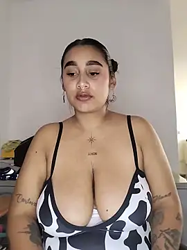 Mia skyy18 online show from 05/12/26, 11:40