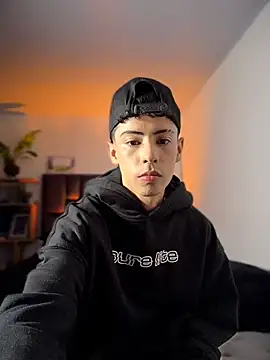 SebastianReed  online show from 04/03/26, 02:09