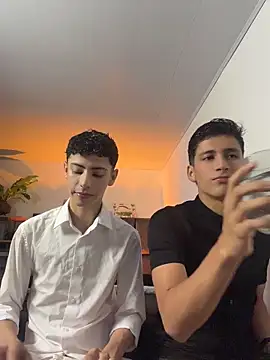 Snapshot of SebastianReed_ chatting on 04/20/26, 06:27 SebastianReed online show from 04/20/26, 06:27