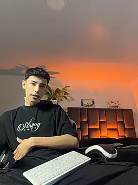 Snapshot of SebastianReed_ chatting on 04/24/26, 05:10 SebastianReed online show from 04/24/26, 05:10
