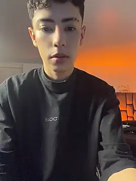 Snapshot of SebastianReed_ chatting on 04/28/26, 02:38 SebastianReed online show from 04/28/26, 02:38