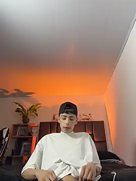 Snapshot of SebastianReed_ chatting on 04/29/26, 05:22 SebastianReed online show from 04/29/26, 05:22