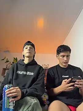 Snapshot of SebastianReed_ chatting on 05/04/26, 03:46 SebastianReed online show from 05/04/26, 03:46