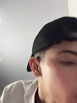 Snapshot of SebastianReed_ chatting on 05/12/26, 10:29 SebastianReed online show from 05/12/26, 10:29