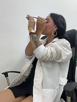 Snapshot of daniela-sexy chatting on 04/07/26, 10:05 daniela-sexy online show from 04/07/26, 10:05