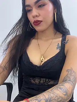 Snapshot of daniela-sexy chatting on 04/11/26, 08:24 daniela-sexy online show from 04/11/26, 08:24