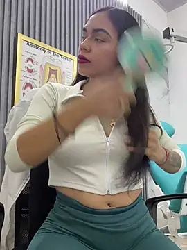 Snapshot of daniela-sexy chatting on 04/23/26, 01:46 daniela-sexy online show from 04/23/26, 01:46