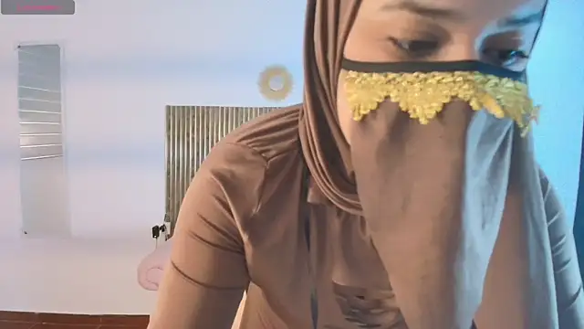 Snapshot of Aminaa_Kaarim chatting on 05/08/26, 06:24 Aminaa Kaarim online show from 05/08/26, 06:24