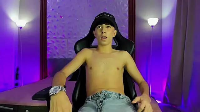 Michaell twinkk  online show from 03/15/26, 04:40