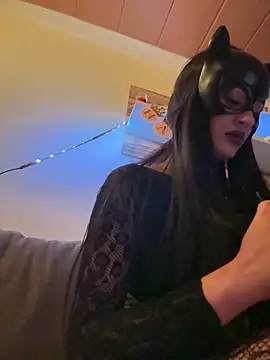 Snapshot of Mariammxx chatting on 03/15/26, 02:28 Mariammxx online show from 03/15/26, 02:28