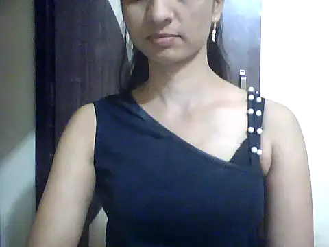 Snapshot of Sonam1186 chatting on 06/05/26, 04:13 Sonam1186 online show from 06/05/26, 04:13