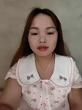 Snapshot of Mina_xYx chatting on 06/01/26, 03:47 Mina xYx online show from 06/01/26, 03:47