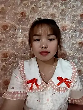 Snapshot of Mina_xYx chatting on 06/10/26, 04:50 Mina xYx online show from 06/10/26, 04:50