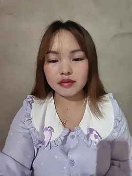 Snapshot of Mina_xYx chatting on 06/26/26, 04:11 Mina xYx online show from 06/26/26, 04:11