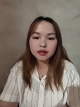 Snapshot of Mina_xYx chatting on 06/27/26, 02:34 Mina xYx online show from 06/27/26, 02:34