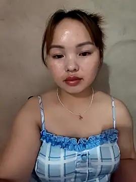 Snapshot of Mina_xYx chatting on 07/04/26, 04:35 Mina xYx online show from 07/04/26, 04:35