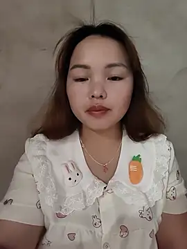 Snapshot of Mina_xYx chatting on 07/05/26, 12:45 Mina xYx online show from 07/05/26, 12:45