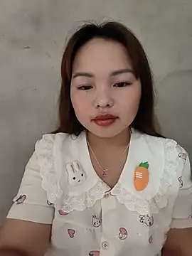 Snapshot of Mina_xYx chatting on 07/06/26, 02:19 Mina xYx online show from 07/06/26, 02:19