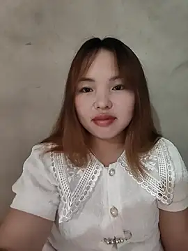 Snapshot of Mina_xYx chatting on 07/20/26, 03:43 Mina xYx online show from 07/20/26, 03:43