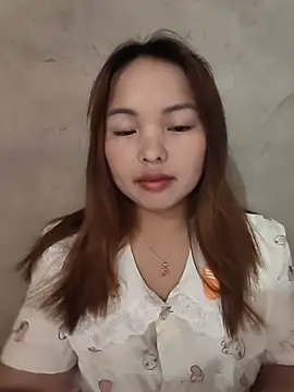 Snapshot of Mina_xYx chatting on 07/27/26, 02:02 Mina xYx online show from 07/27/26, 02:02
