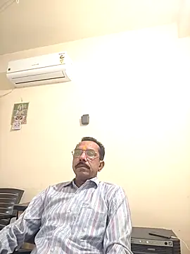 Snapshot of biger_top chatting on 07/16/26, 02:17 biger top online show from 07/16/26, 02:17