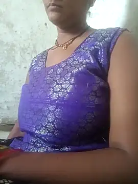 Snapshot of Mona_ji32 chatting on 05/13/26, 07:39 Mona ji32 online show from 05/13/26, 07:39
