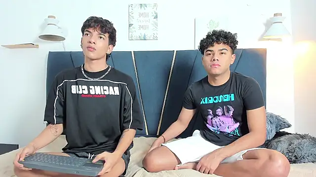 Enzo love18 online show from 04/15/26, 07:26