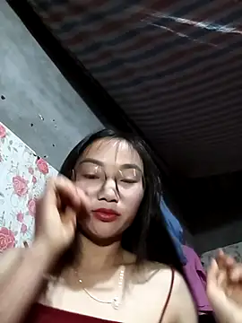Snapshot of emmasexy2k chatting on 04/01/26, 12:33 emmasexy2k online show from 04/01/26, 12:33