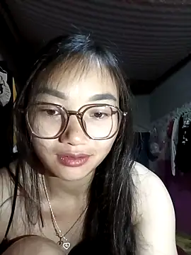 Snapshot of emmasexy2k chatting on 04/02/26, 01:47 emmasexy2k online show from 04/02/26, 01:47
