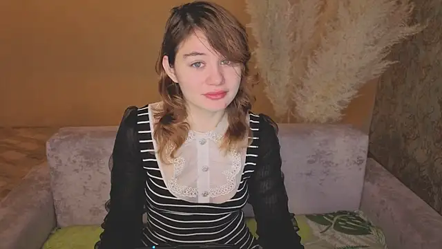 Snapshot of ElizabethRedWings chatting on 05/19/26, 01:56 ElizabethRedWings online show from 05/19/26, 01:56