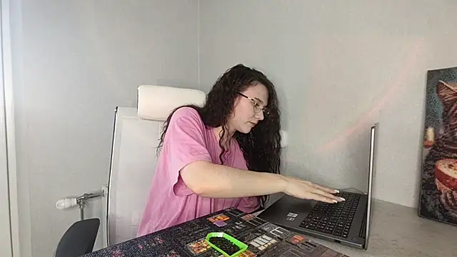 Snapshot of LaritaTocchio chatting on 03/16/26, 08:18 LaritaTocchio online show from 03/16/26, 08:18