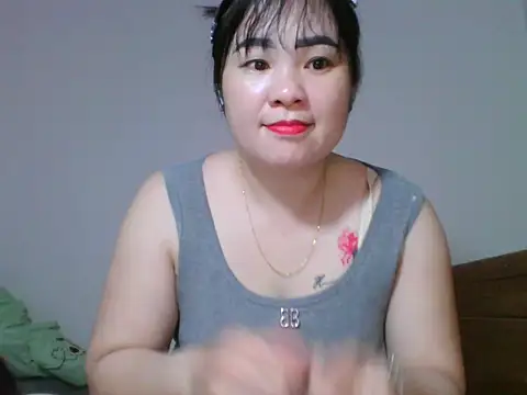 Snapshot of Tits28-2 chatting on 05/06/26, 03:57 Tits28-2 online show from 05/06/26, 03:57