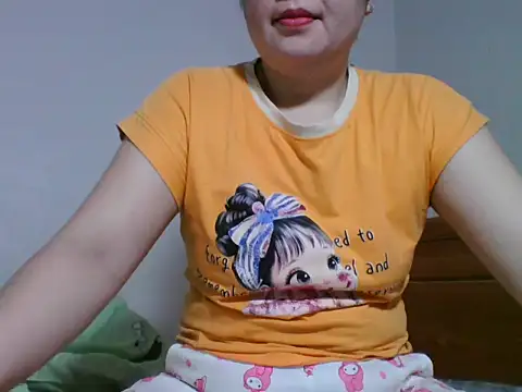 Snapshot of Tits28-2 chatting on 05/21/26, 08:32 Tits28-2 online show from 05/21/26, 08:32