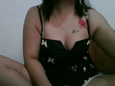 Snapshot of Tits28-2 chatting on 06/06/26, 01:21 Tits28-2 online show from 06/06/26, 01:21